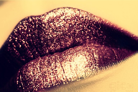 glitter-kiss-lips-make-up-sparkle-Favim.com-452673